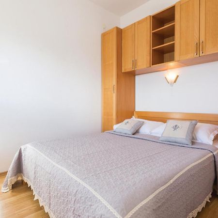 1 Bedroom Stunning Apartment In Makarska Luaran gambar