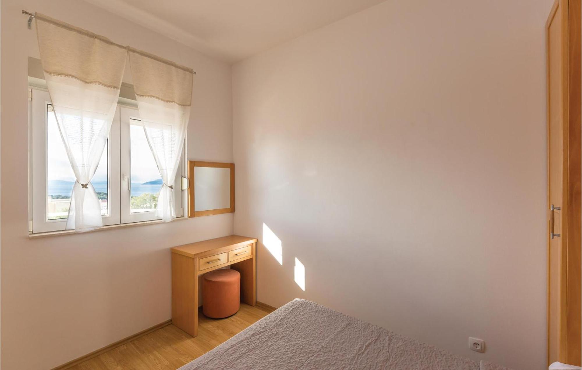 1 Bedroom Stunning Apartment In Makarska Luaran gambar