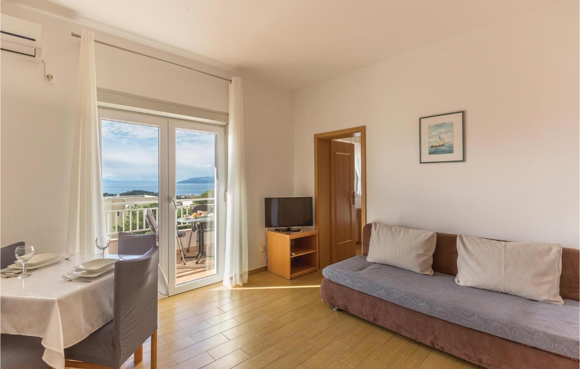1 Bedroom Stunning Apartment In Makarska Luaran gambar